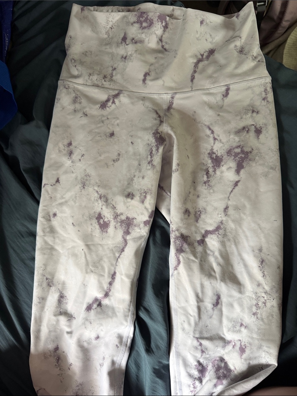 Women’s Marble-Print Leggings in Light Purple and White Old-Navy Go-Dry